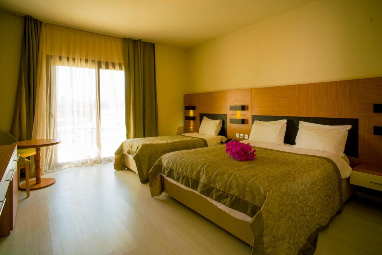 Hotel Sempati Lapithos  Exterior photo